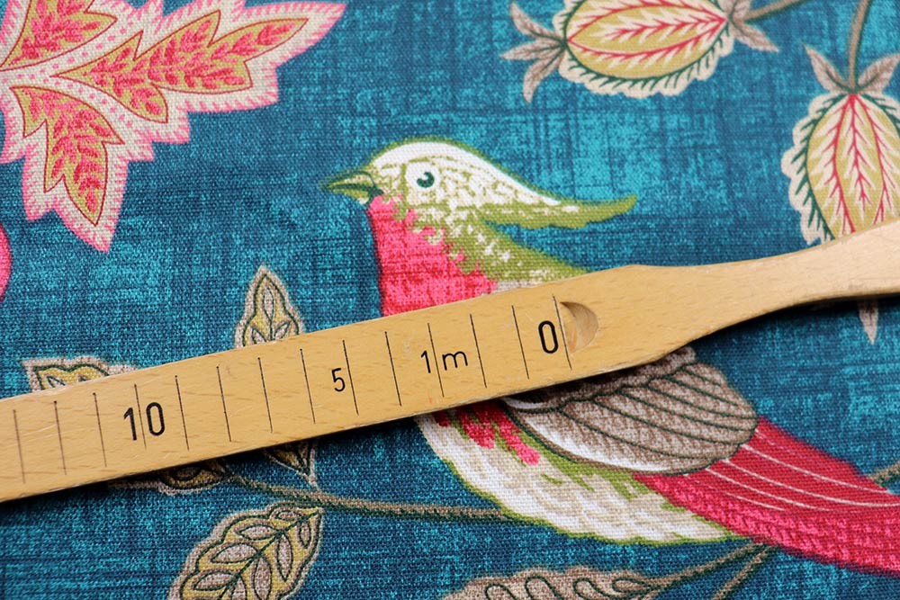 Bunter Dekostoff mit kontrastreichem Motiv - ein aufregender Ausflug in tropische Welten! Ds6204 Dekostoff Tropisch S4 Dekostoffe Pflanzen Dekostoff Baumwolle - Exotic Dreams
