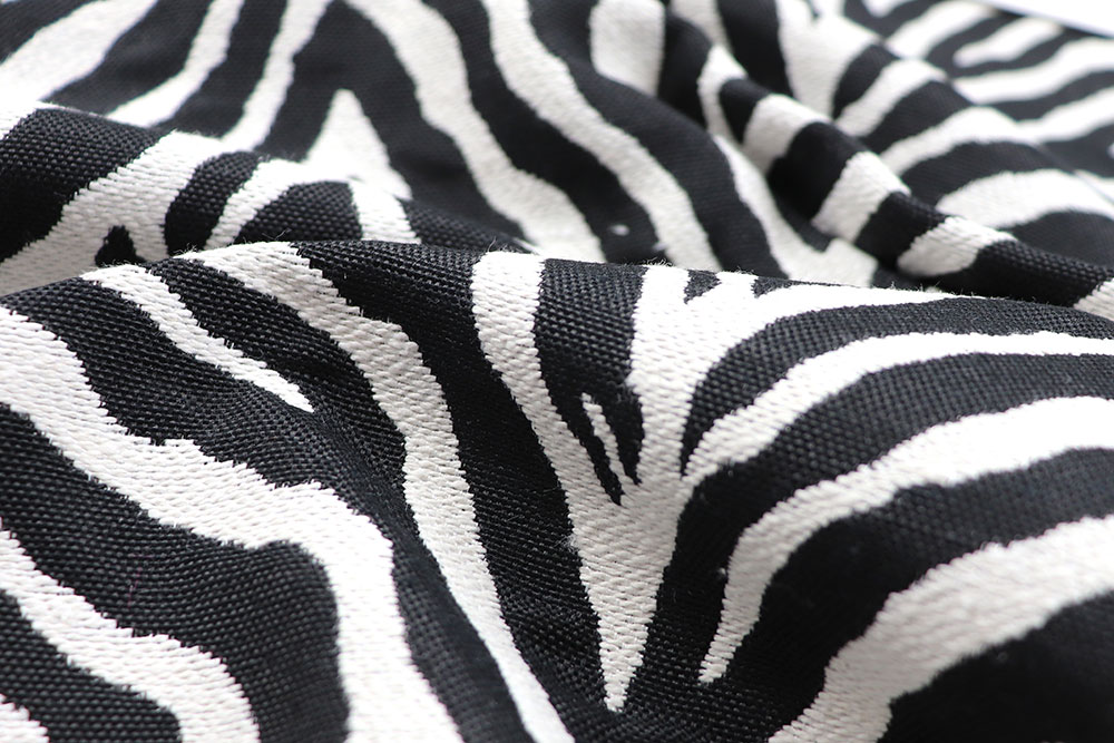 Klassisches Zebramuster, aufwendig verwebt - zeitlos, robust, vielseitig einsetzbar! Ds6217 Dekostoff Zebra S4 Dekostoffe Safari Jacquard - Zebra
