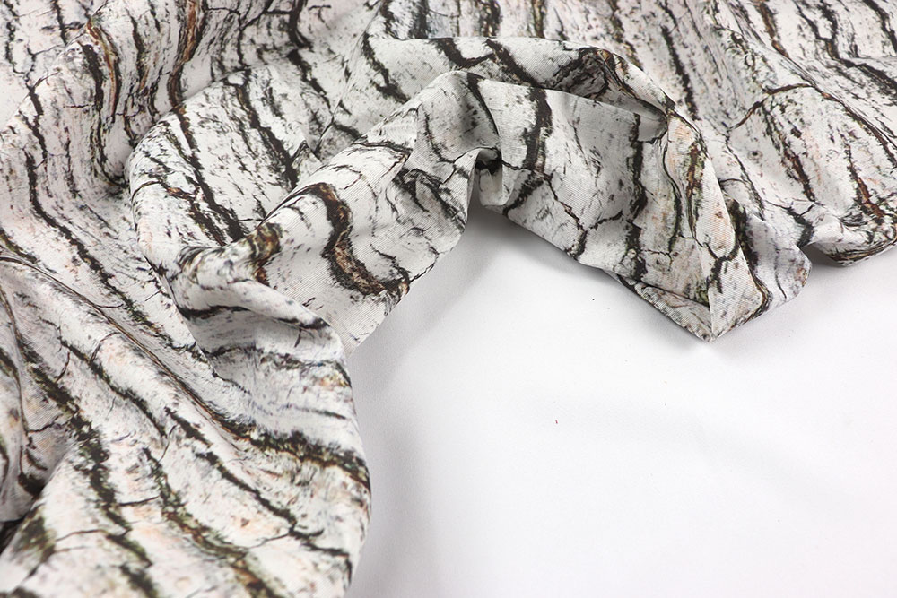 Mit dieser schönen Ware holen Sie sich Wald-Feeling nach Hause - der täuschend echt wirkende Holz-Print sorgt für tolle Effekte Ds6268 Dekostoff Baumrinde S4 Übergardinen Dekostoff - Baumrinde