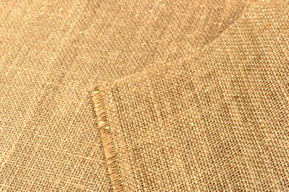 Edle Jute trifft glänzende Metallfäden: Setzen Sie goldene Akzente! Ds6299 Jute Schimmer Gold Rueckseite Weihnachten Uni Jute - Schimmer - Gold