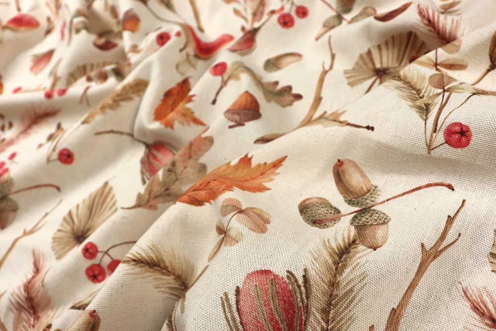 Ein Stoff wie ein Spaziergang durch den Herbstwald – mit Pilzen, Beeren und Blättern für märchenhafte DIY-Ideen. Ds6325 Dekostoff Recycling Herbst Pilze S4 L Recycling-Stoffe Recycling-Dekostoff - Woodland Tales