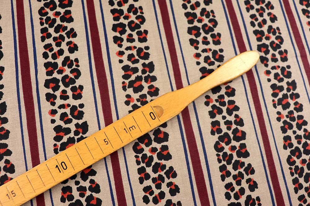 Canvas aus reiner Baumwolle mit trendigem Mustermix aus Streifen und Leo Ds6407 Baumwolle Dekostoffe Leo Streifen S4 Dekostoffe Retro Baumwoll-Dekostoff - Leo Stripes