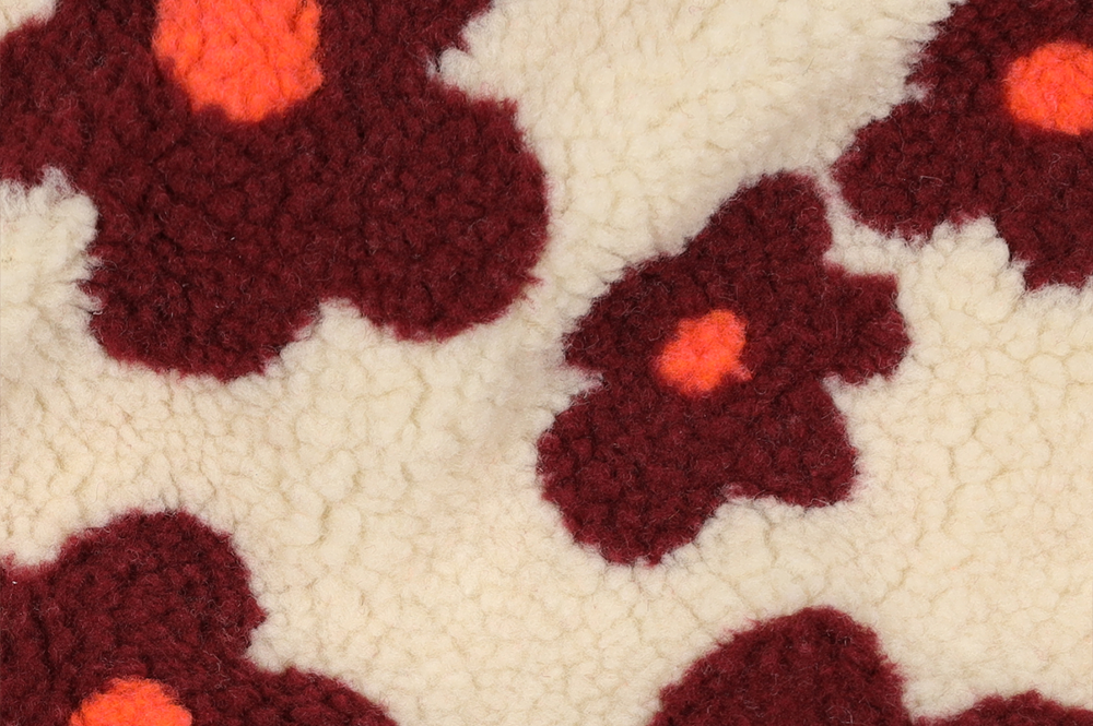 Weicher Sherpa Fleece mit retro Blüten in Rot & Orange – warm, kuschelig & ideal für Kleidung & Deko. Fl5209 Fleece Blumen S4y Sherpa Fleece Sherpa Fleece - Berry Blossom