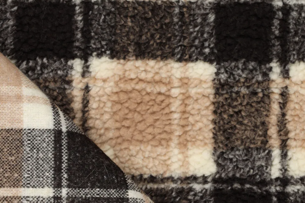 Kuscheliger Sherpa Fleece trifft auf klassisches Karo-Muster. Ein Must-Have für Herbst-Liebhaber Fl5223 Sherpa Cambridge Fleecestoffe Sherpa Fleece - Cambridge