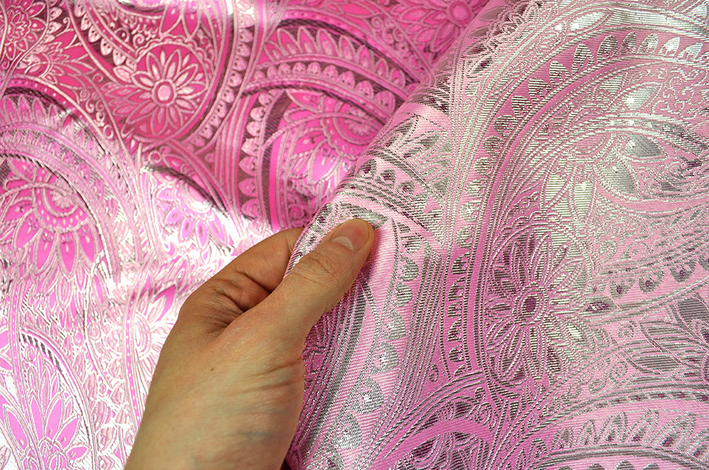 Knallig glänzende Meterware in Jacquard-Webart - hervorragende Qualität für prunkvolle Auftritte! Fn1222 Brokat Rosa S4 Festliche Stoffe Brokat Maharani - Rosa/Silber