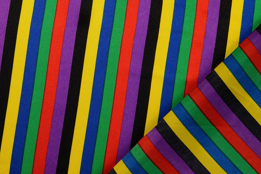 Bunte Streifen auf glänzendem Satin für Kostüme und knallige Deko Fn1302999 Satin Streifen Bunt Gemustert Satin - Streifen - Schwarz/Bunt