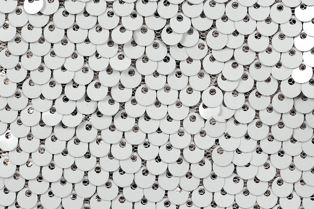 Glänzender, edler Pailletten-Stoff mit trendigem Wende-Effekt! Fn3163001 Wende Pailletten Weiss Silber Fasnacht Stoffe bunt Wende-Pailletten-Stoff - Weiß/Silber