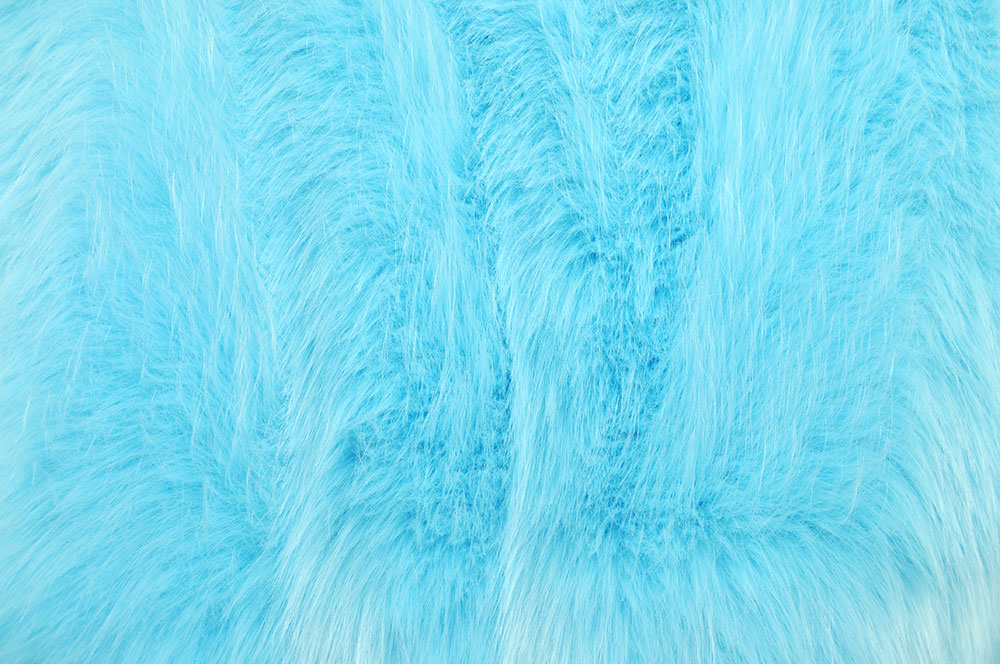 Feines, außergewöhnliches Langfell-Imitat in zartem Hellblau für exklusive Kreationen Fp1040 Fell Hellblau Pelzimitat Fuchspelz-Imitat - Hellblau