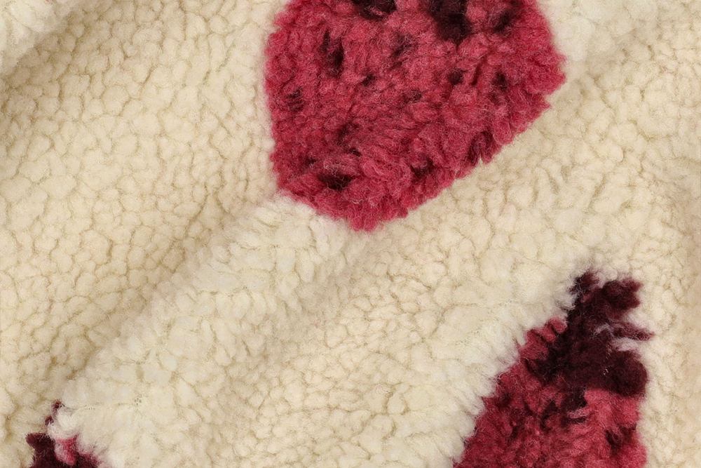 Berry cute: Flauschiger Sherpa-Fleece mit süßem Erdbeer-Twist. Fp1150 Sherpafleece Erdbeertraum S4y Sherpa Fleece Sherpa Fleece - Erdbeertraum