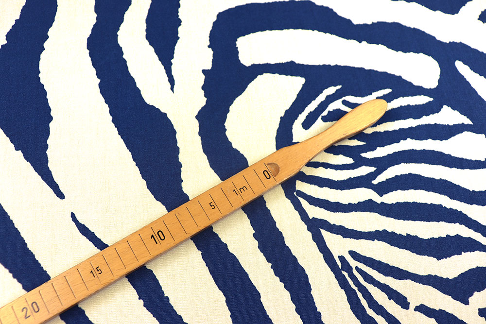 Hochwertiger Outdoorstoff für Markisen und Möbel im Zebramuster Ma5014 Markisenstoff Zebra S4 Wind- und Sichtschutz Markisen- und Outdoor-Stoff Spain Sun Zebra