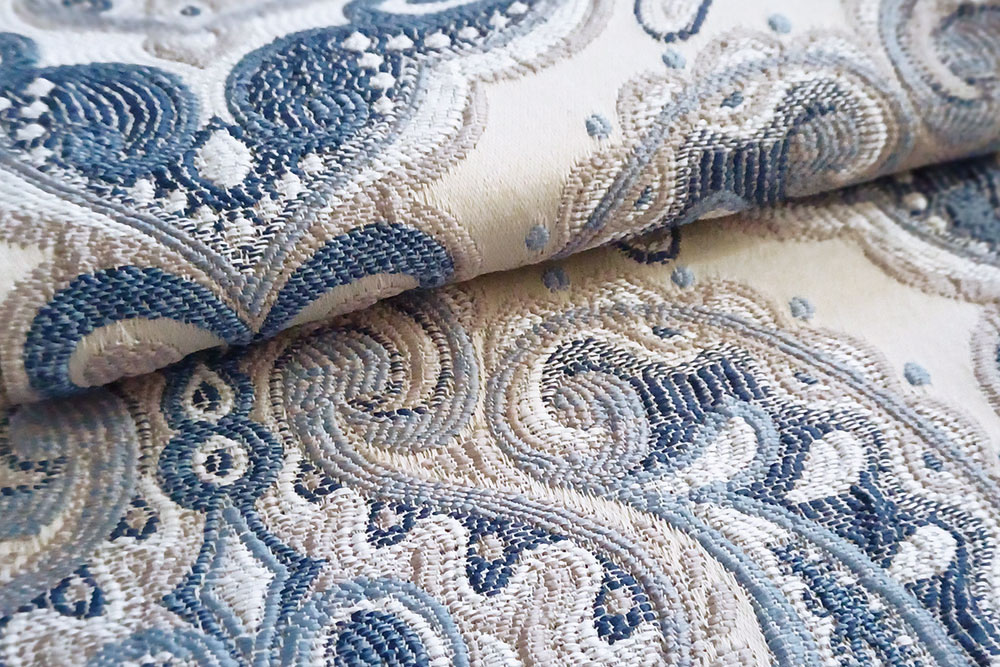 Edel verwobener Polsterstoff mit detailreichen Ornamenten, flammhemmend, reißfest, Anti-Pilling! Ms5161 Moebelstoff Indisch Blau Dekostoffe Ornamente Möbel-Jacquard Premium - Aladina - Blau/Creme