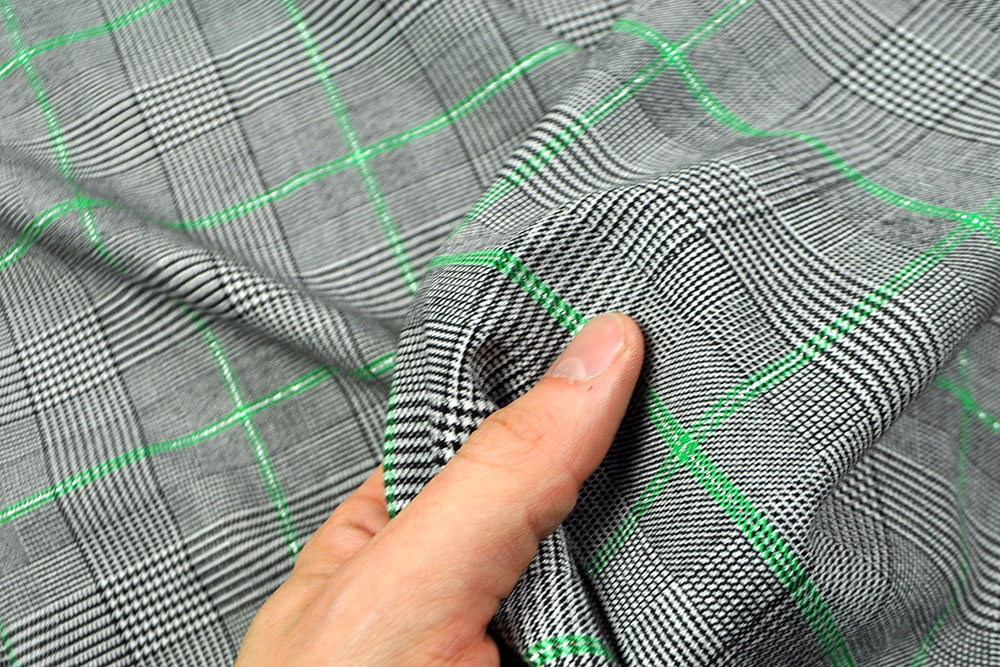 Edler Karostoff, mit fein glitzernden Silberfäden versehen Sp148132 Karo Glanz S4 Sonderposten Bekleidungsstoffe Jacquard-Bekleidungsstoff - Paris Check Glitzer