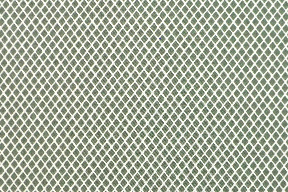 Baumwollstoff mit Stretch-Anteil und tollem Muster, das jeden Betrachter in Staunen versetzt Sp148238 Bekleidungsstoff Rauten S4 bedr. Bekl. Stoffe Baumwoll-Stretch - Mini Mini Rauten - Weiß/Grün