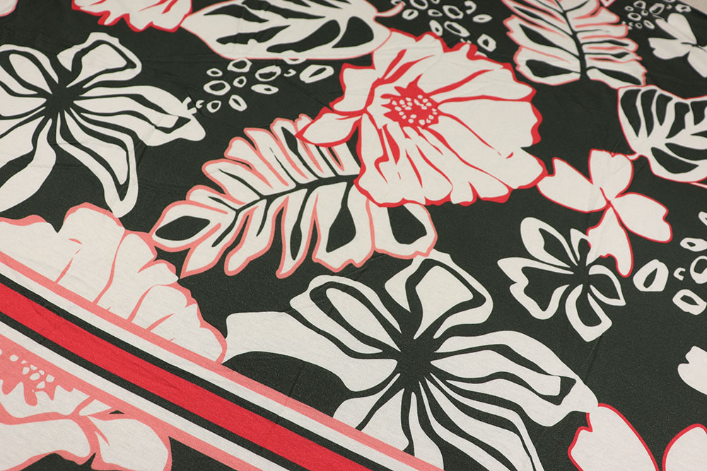 Florales Design auf geschmeidigem Jersey, der jede Bewegung mitmacht! Sp148240 Viskose Viskose-Paneljersey - Fleurmara