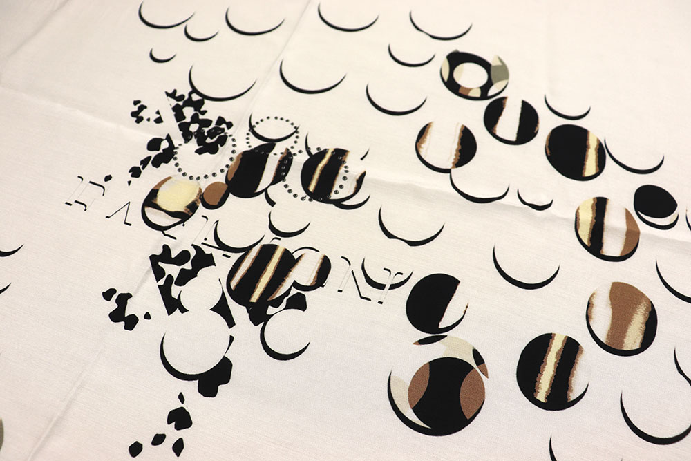 Geschmeidige Viskose mit apartem Design als Panel Sp148296 Panel-Viskosestoff - Bubbly Chic - 3,0 Meter