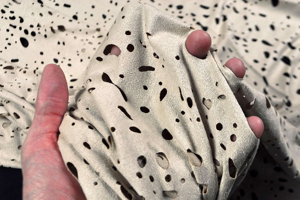 Stretchiges, leichtes Lederimitat mit Löchern - total im Trend! Sp149042 Wildleder Gelocht S4 Kunstleder Wildleder gelocht - Sand