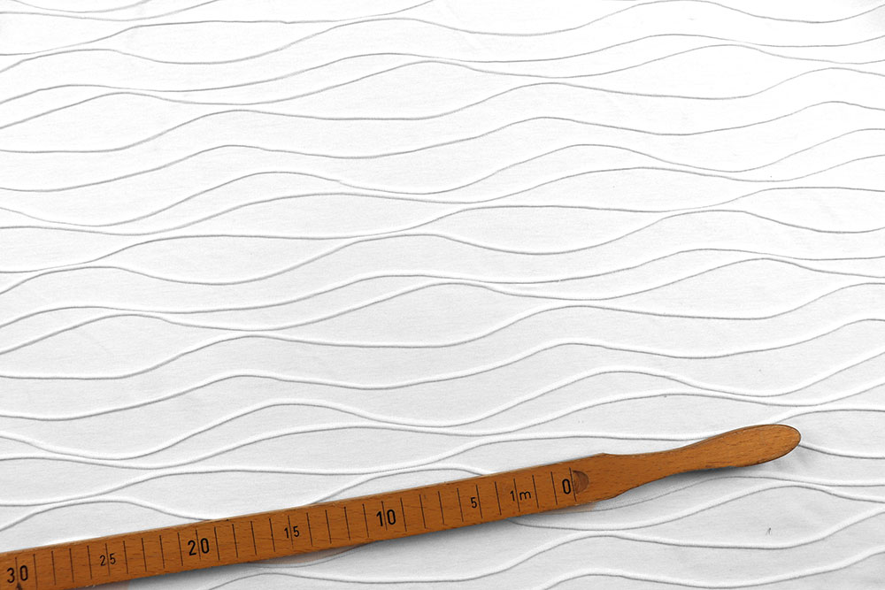 Jersey mit eingearbeitetem Muster - ein Materialmix mit Wow-Effekt! Sp155232 Sonderposten Bekleidungsstoffe Strukturjersey - White Waves