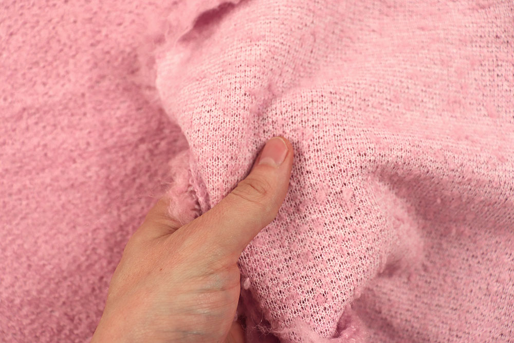 Trendy Farbe, 1A-Qualität, herrlich weich und warm! Sp155240 Sonderposten NEU Bouclé-Strick light - Rosé