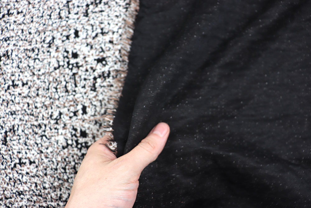 Modischer Stoff, sehr elastisch, für trendy Kleidungsstücke Sp155251 Sonderposten NEU Strickstoff - Schwarz/Braun/Weiß