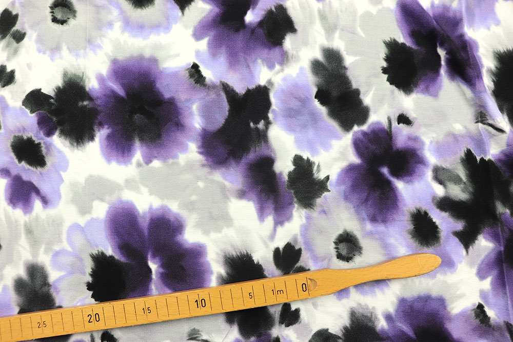 Atmosphärisches Design auf herrlich weichem Jersey aus Viskose und Elasthan - bequem, modisch, zum Top-Preis! Sp155261 Sonderposten NEU Viskosejersey - Midnight Fever