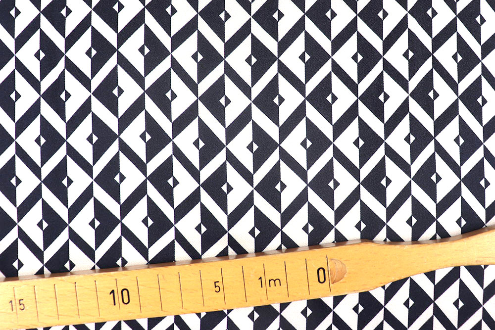 Geschmeidiger Stoff mit geometrischem Design zum absoluten Sparpreis Sp155420 Frank Walder Blusenstoff - glatt und geschmeidig - Geo