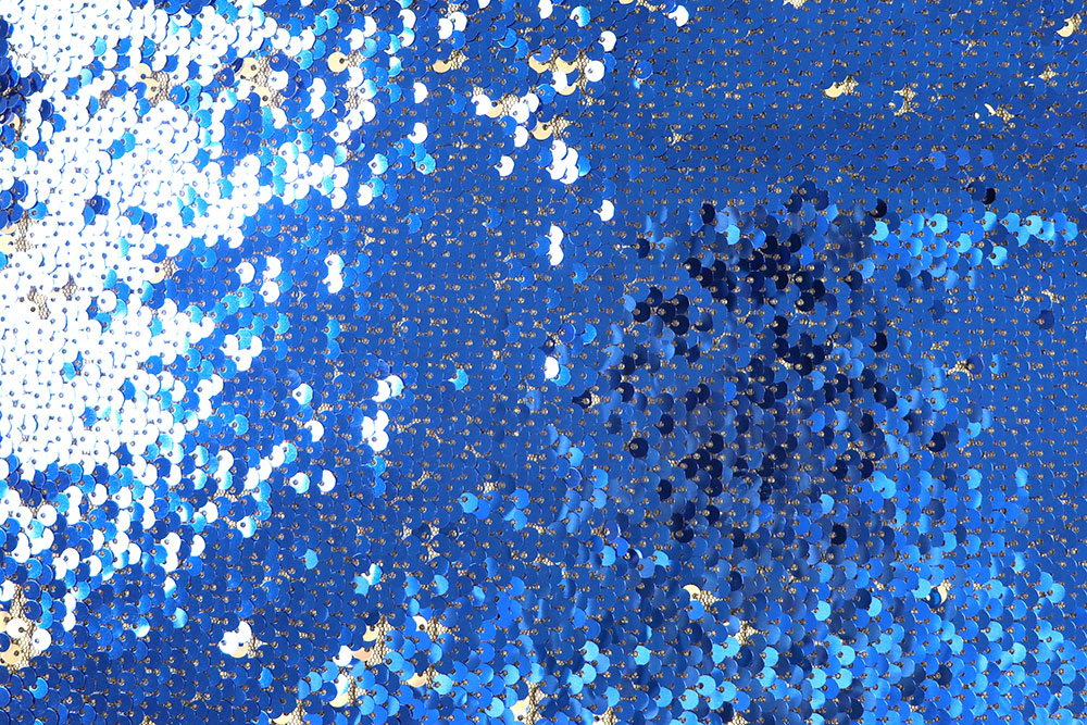 Glänzender, edler Pailletten-Stoff mit trendigem Wende-Effekt! Sp168003 Paillettenstoff Royal Hand Glitzer + Pailletten Wende-Pailletten-Stoff - Royal/Silber - B-Ware