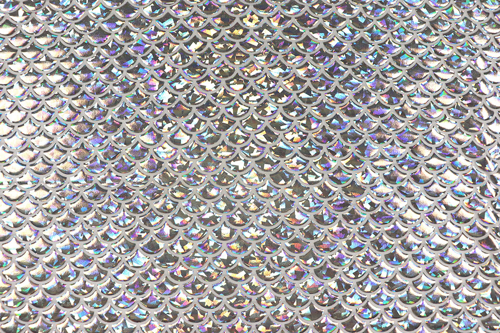 Stretchiger Folienjersey mit Schuppen-Motiv - ein Eye-Catcher für Kostüme, Tanzsport und vieles mehr! Sp168008 Hologrammstoff Schuppen Silber S4 Fasnacht Stoffe Einfarbig Tanzkleiderstoff Hologramm - Schuppe - Silber