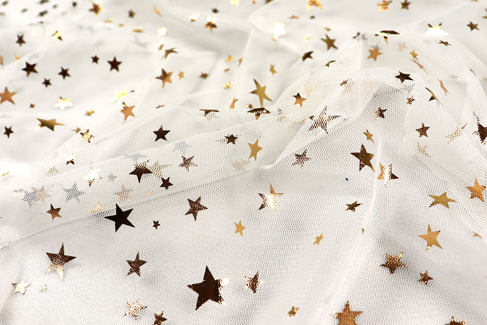 Feines Tüllgewebe mit glänzenden Sternchen - hiermit werden Sie zum Star! Sp168035 Tuell Mesh Sterne Weiss Gold Weihnachten Bekleidungsstoff Tüll mit Sternen - Weiß/Gold