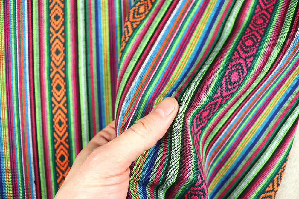 Knallbunte, durchgewebte Ware im mexikanischen Stil - Ponchos, Kostüme, Taschen etc. werden damit zu bunten Hinguckern! Sp168039 Jacquard Streifen Bunt S4 Mai Jacquard Streifen - Tijuana