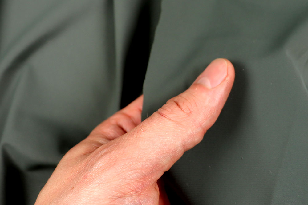 Premiumware für hohe Ansprüche: 29% Elasthan sorgt für absolute Dehnbarkeit und Bewegungsfreiheit Sp174020 Stretch Stoff Army Hand Elastikstoffe Performance Stretch - 4-Way - Army