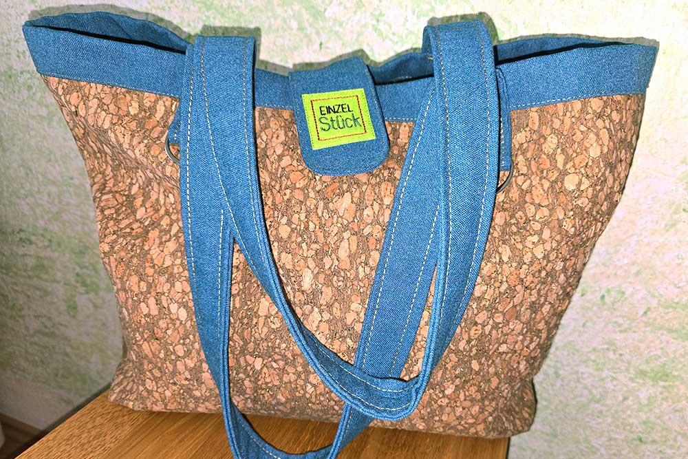 Effektvoll glänzender Korkstoff - goldglitzernde Einschlüsse sorgen hier für ganz besondere Kreationen! Tg1165 Kork Stoff Gold Taschenstoffe Kork-Stoff Premium - Gold - 140 cm breit
