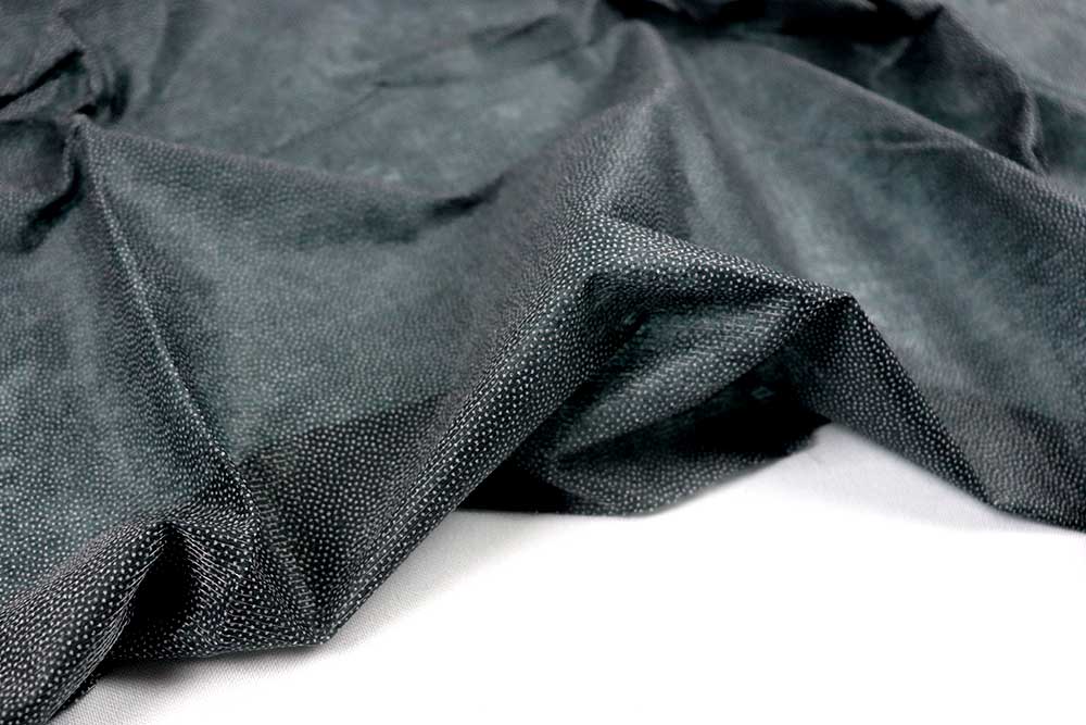 Einlage zum Aufbügeln in Schwarz, geeignet für leichte bis mittelschwere Stoffe Vl1015 Schwarz Buegeleinlage Hand Vlies Einbügel-/Nähvlies Bügeleinlage H410 - Schwarz