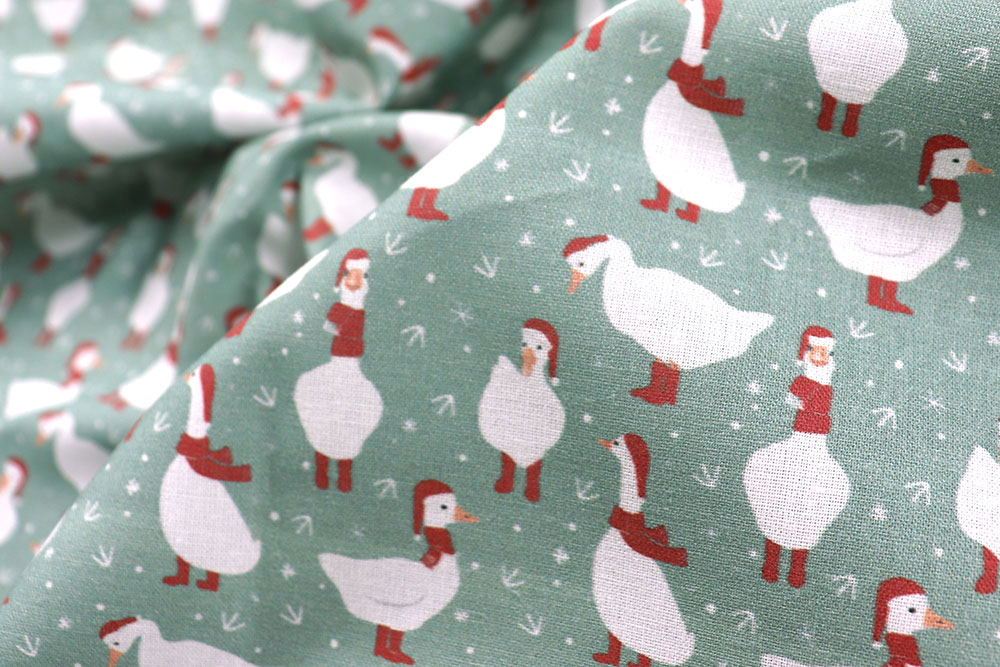 Jetzt wird's GANS weihnachtlich! Schnattern Sie sich durch die Adventszeit mit diesem süßen Baumwollstoff Wn5364 Weihnachtsstoff Gaense S4 Weihnachten Bekleidungsstoff Baumwollstoff - Weihnachts-Gans