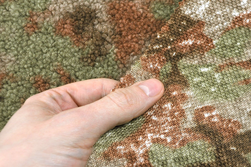 Camouflage in FLAUSCHIG! Coole Ware, die warm hält und jede Garderobe aufpeppt Bk7300 Camouflage Teddy S4 Camouflage Camouflage-Teddystoff