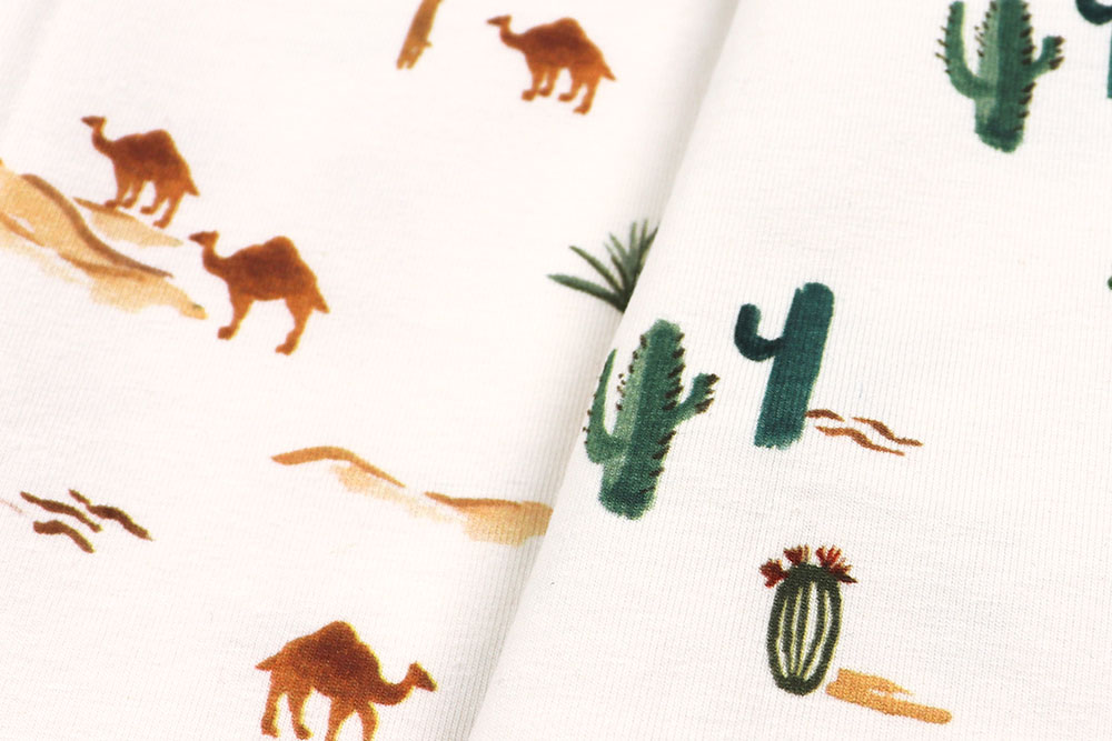 Dieser hochwertige Baumwolljersey eignet sich ideal für bequeme Bekleidung und vieles mehr Bk7321 Jersey Digital Safari Kinderstoffe Jersey Digital - Wüstensonne