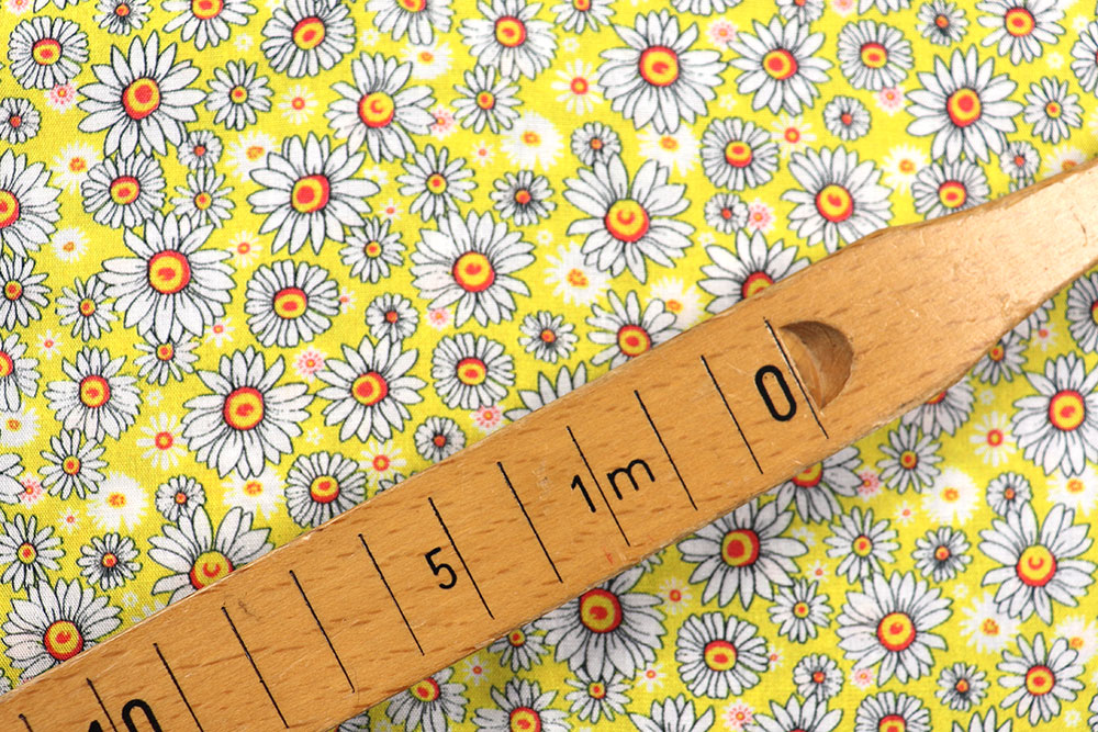 Sanforisierte Viskose mit einem super niedlichen Blümchen-Design Bk7582 Viskosestoff Gaensebluemchen Gelb Dirndlstoffe Viskosestoff - Gänseblümchen - Gelb