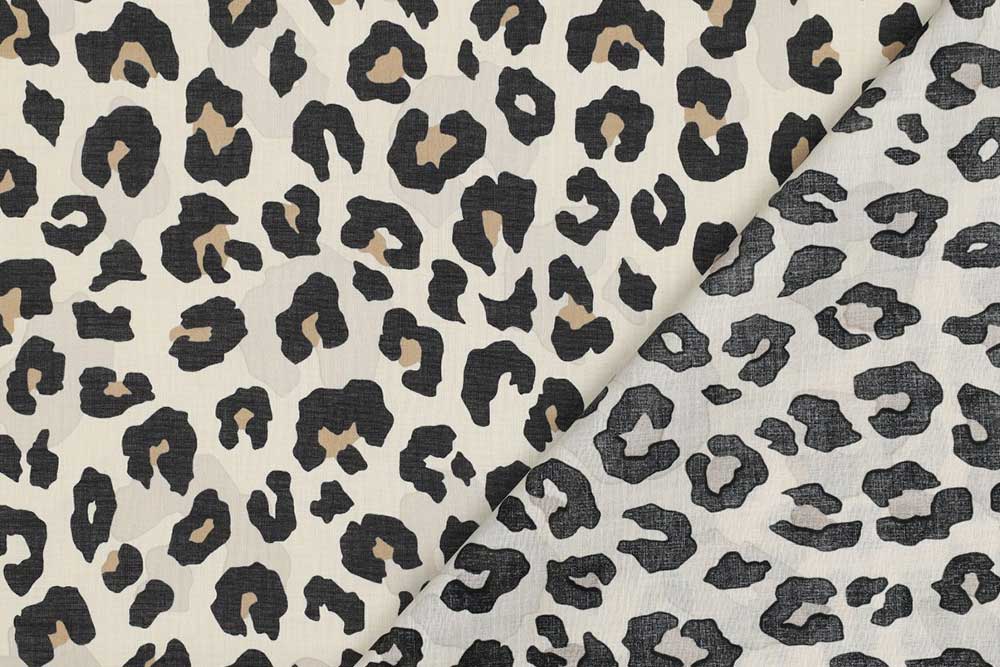 Luftig, wild und natürlich – dieser Leo-Stoff bringt dezente Eleganz mit einem Hauch von Safari in Ihre Nähprojekte. Bk7810 Baumwollvoile Wild Sahara Baumwolle sonstige Baumwoll-Voile - Wild Sahara