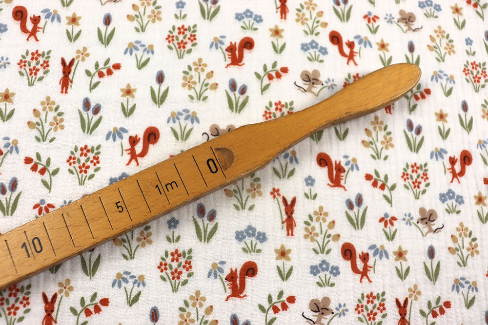 Dieser niedliche Musselin bringt nicht nur im Sommer Freude - Flora und Fauna auf reiner Baumwolle! Bk7877 Musselin Eichhoernchen Maus S4 Baumwolle Kinder Musselin - Squirrel and Mouse