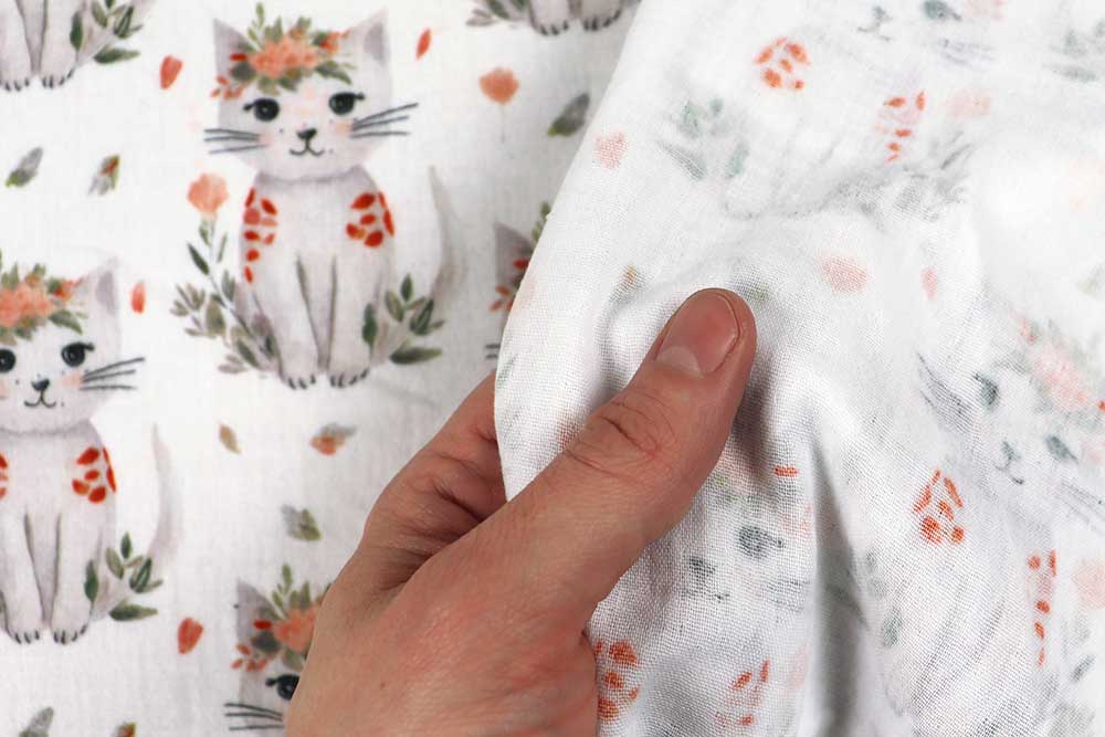 Süßer geht es kaum! Dieser digital bedruckte Baumwollstoff lässt keinen Tierfreund kalt! Bk7923 Musselin Katzen S4 Musselin Stoffe Musselin Digital - Katzen in der Wiese
