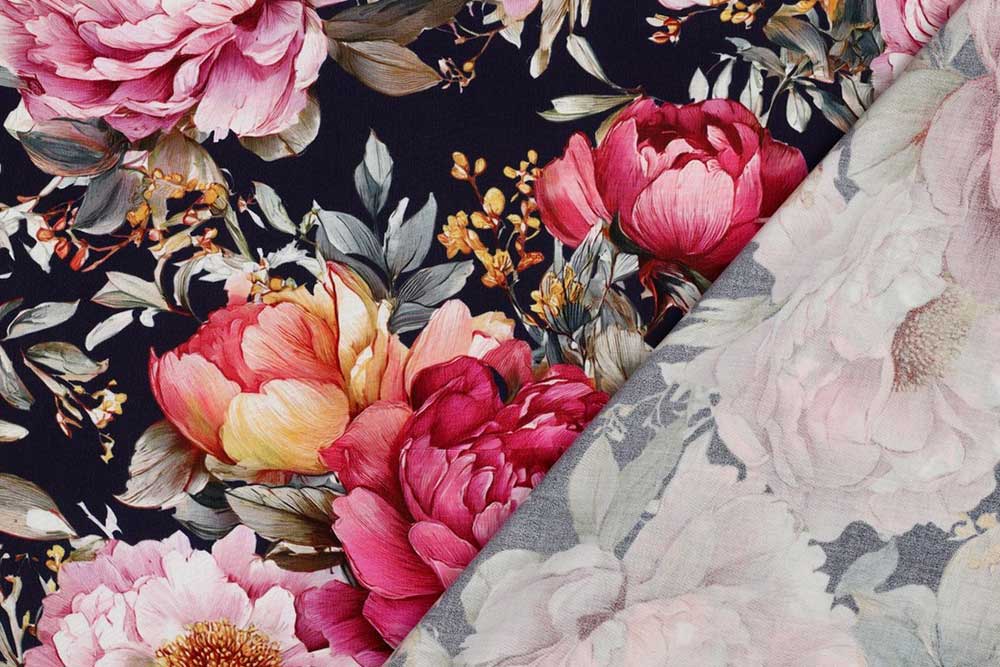 Gestochen scharfer, floraler Digitalprint auf herrlich geschmeidiger Viskose - jetzt zuschlagen! Bk7997 Viskosestoff Blumen Nachtblau Viskose Viskosestoff Digital - Blütentraum - Nachtblau