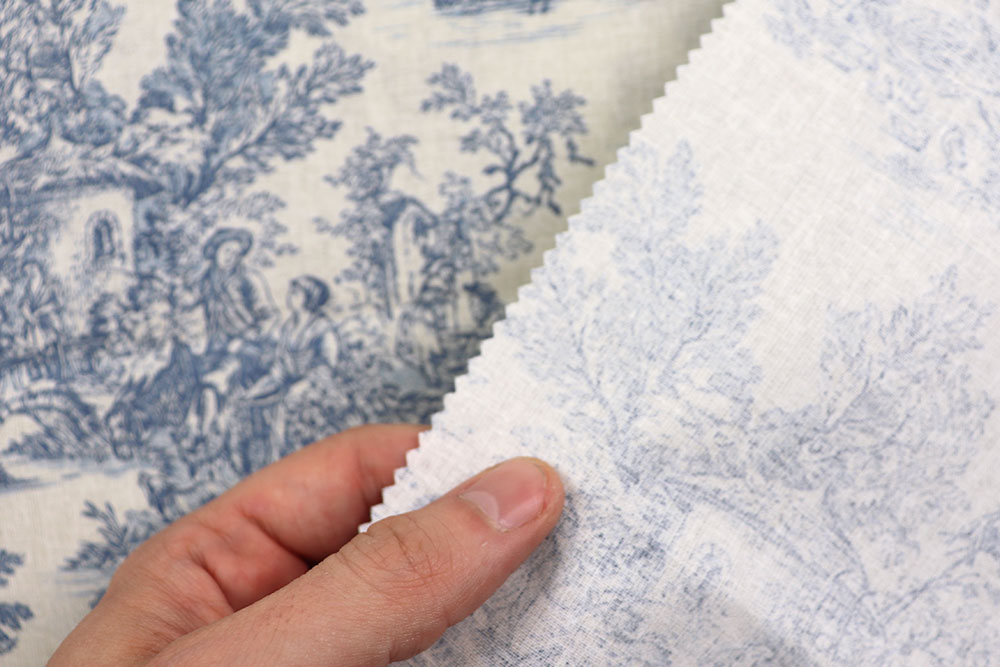 Schöner Baumwollstoff in Cretonne-Qualität mit nostalgischem Toile de Jouy Motiv Co6830 Baumwollstoff Toile Blau S4 Toile de Jouy Baumwollstoff Toile de Jouy - Erntezeit - Blau