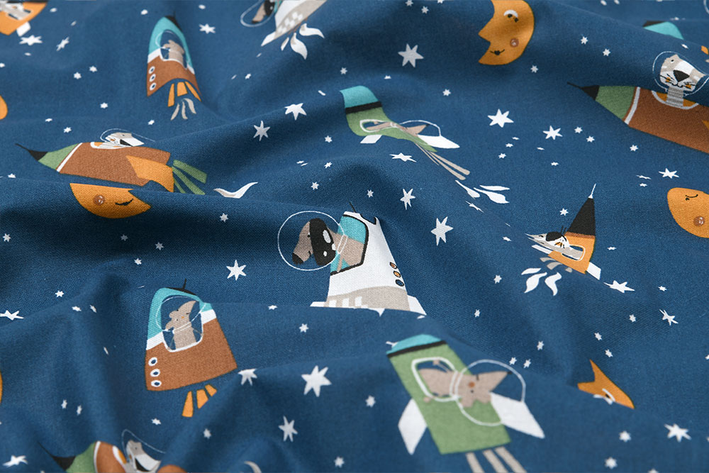 Ein galaktisch süßer Baumwollstoff mit Astronauten, Raketen und Monden – perfekt für fantasievolle Nähideen. Co6912 Baumwollstoff Tiere Weltall Baumwolle Kinder Baumwollstoff - Mars-Mission
