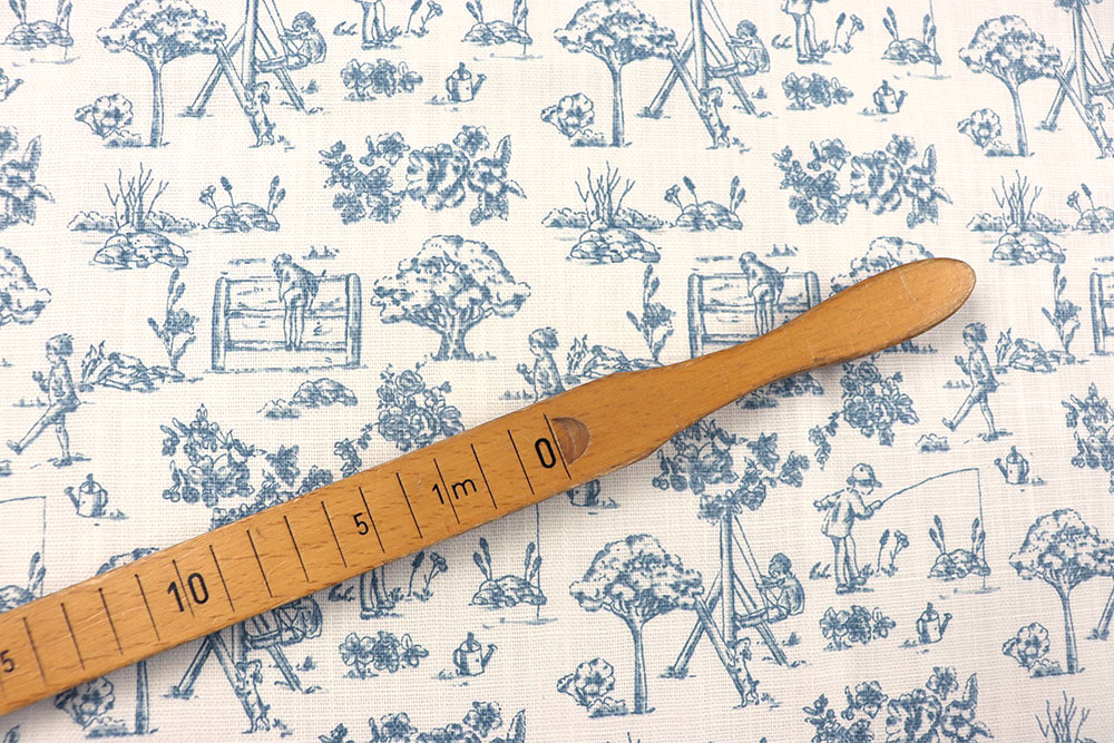 Pure Nostalgie - dieser Stoff erinnert an Zeiten, in denen es die größte Freude war, draußen zu spielen und nicht am Smartphone zu hängen! Co6953 Baumwollstoff Toile De Jouy S4 Baumwolle sonstige Baumwollstoff - Toile de Jouy - Spielplatz