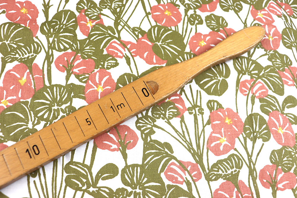 Günstiger Stoff aus reiner Baumwolle mit apartem floralen Design Co6960 Baumwollstoff Botanik S4 Baumwolle Blumen Baumwollstoff - Botanica Rosé