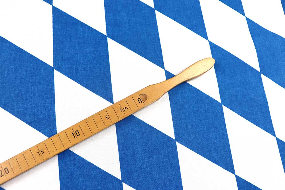 Schwer entflammbare Ware aus Baumwolle fürs Oktoberfest und Bayern-Fans! Co6999 Baumwollstoff Bayern Raute B1 Schwer Entflammbar S4 Stoffe - B1 Baumwollstoff - Bayern-Raute - B1 schwer entflammbar