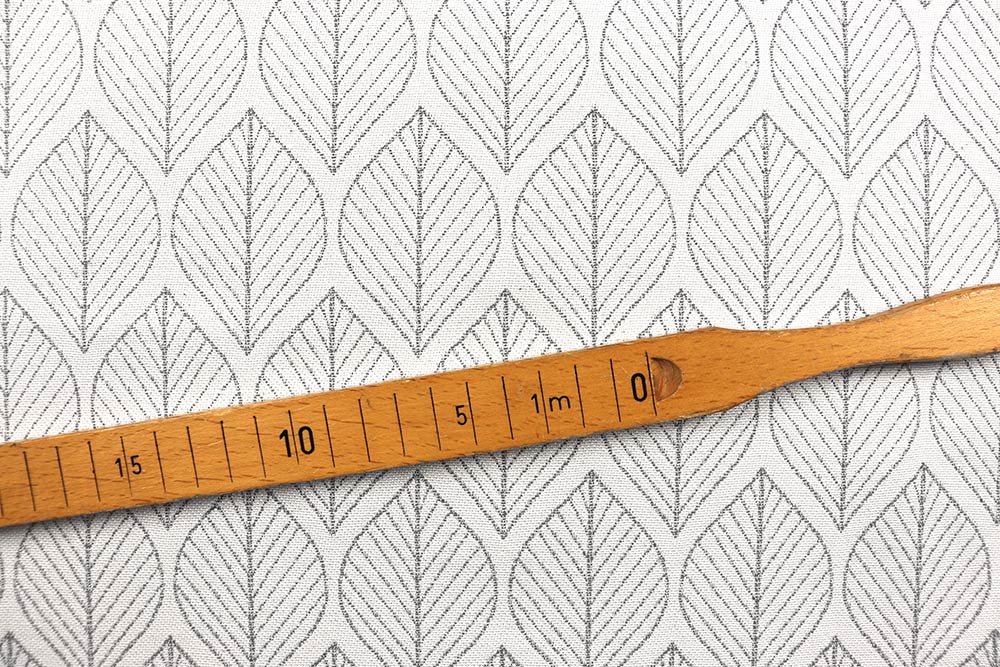 Zeitloses Design auf hübschem Dekostoff in dezenter Farbzusammenstellung, beidseitig einsetzbar! Ds1822 Dekostoff Blaetter Creme Grau S4y Dekostoffe Jacquard Premium-Jacquard - Zeitlose Blätter - Creme/Grau