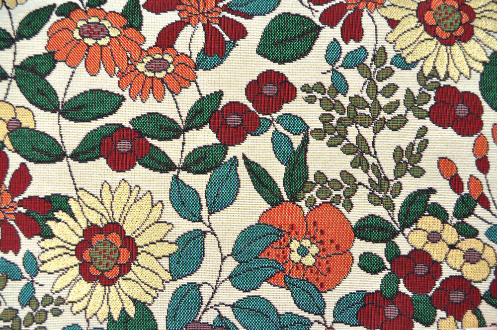 Glänzender, aufwendig gewebter Gobelin-Stoff mit buntem Muster und eingearbeiteten Goldoptikfäden Ds1871 Dekostoff Gobelin Blumen S4 Gobelin sonstige Gobelin glänzend - Bunte Blüten