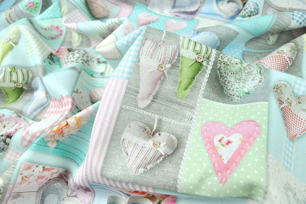 Toller Dekostoff aus 100% Baumwolle mit HErzmotiv im trendigen Patchwork-Stil Ds2248 Dekostoff Pastellherzen Baumwolle Herzen Dekostoff Baumwolle - Patchwork-Herzen Pastelltöne