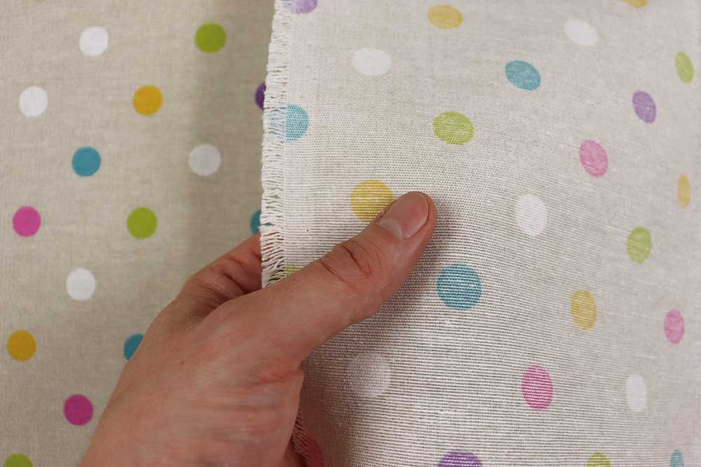 Bunt getupfter Dekostoff in praktischer Überbreite für farbenfrohe Deko-Ideen Ds33 Dekostoff Ueberbreit Punkte S4 Punkte/Tupfen - 280 cm Dekostoffe Dekostoff - Bunte Punkte - Natur - 280 cm