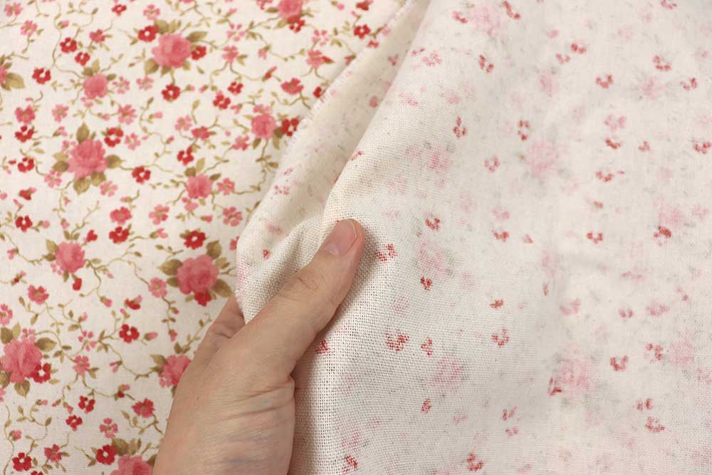 Pure Rosen-Romantik auf überbreitem Panama-Dekostoff mit 90 % Baumwollanteil Ds3326 Dekostoff Rosen S4 Dekostoffe Landhaus Dekostoff Panama - Kleine Rosen - 280 cm